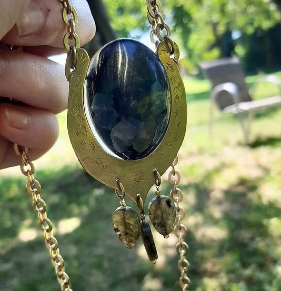 Brass Pendant front custombrass2.png